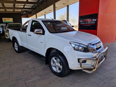 2015 Isuzu KB 300 D-Teq LX 4x4 Single-Cab