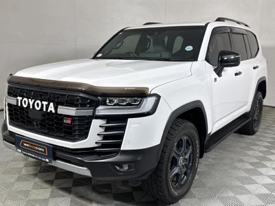 2022 Toyota Land Cruiser 300 V6 3.5 T GR-S