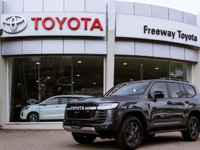 2026 Toyota Land Cruiser 300 V6 3.5T 1M Hev GR-S