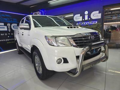 2015 Toyota Hilux 3.0 D-4D Legend 45 Raised Body Auto Double-Cab