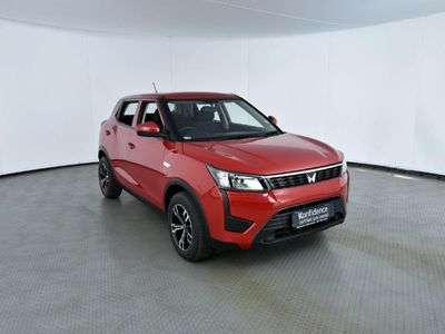 2023 Mahindra XUV 300 1.2T | W4