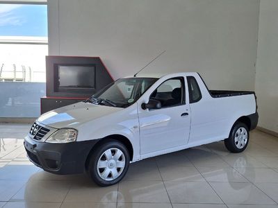 2022 Nissan NP200 1.6 A/C Safety Pack