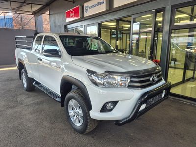 2017 Toyota Hilux 2.4 GD-6 Raised Body SRX Extended Cab