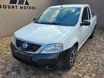 2017 Nissan NP200 1.6 A/C Safety Pack