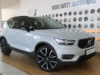 2022 Volvo XC40 T4 R-Design Auto