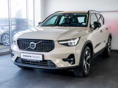 2025 Volvo XC40 B4 Plus Dark Geartronic Mild-Hybrid