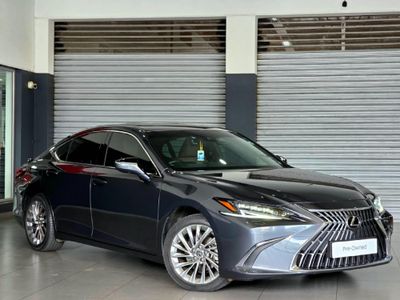 2024 Lexus ES 300h SE