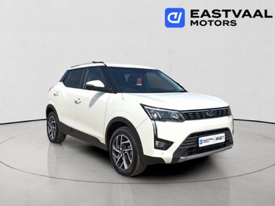 2023 Mahindra XUV 300 1.2T | W8