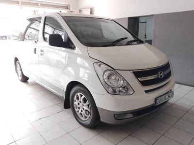 2012 Hyundai H-1 9 SEATER