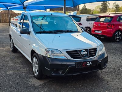 2017 Nissan NP200 1.6 A/C Safety Pack
