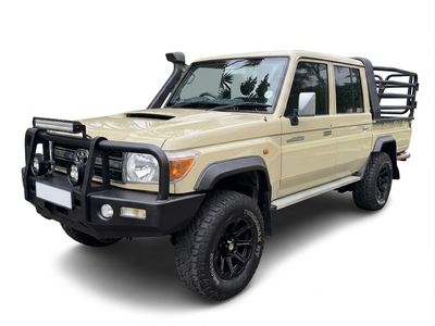 2014 Toyota Land Cruiser 79 4.5 D Double-Cab