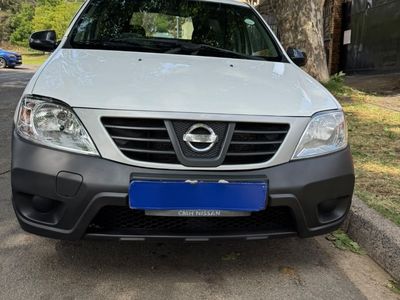 2023 Nissan NP200 1.6 A/C Safety Pack