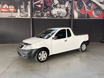 2022 Nissan NP200 1.6 A/C Safety Pack