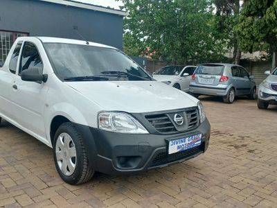 2023 Nissan NP200 1.6 A/C Safety Pack