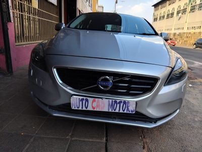 2015 Volvo V40 T4 R-Design Auto