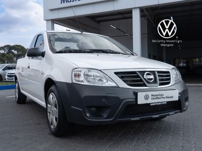 2022 Nissan NP200 1.6 A/C Safety Pack