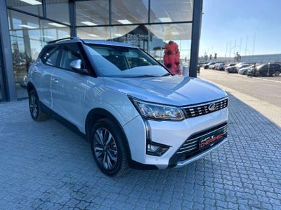 2020 Mahindra XUV 300 1.2T | W8