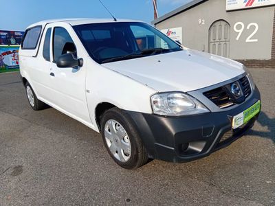 2022 Nissan NP200 1.6 A/C Safety Pack