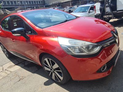 2015 Renault Clio IV 900T Dynamique 5-dr (66kW)