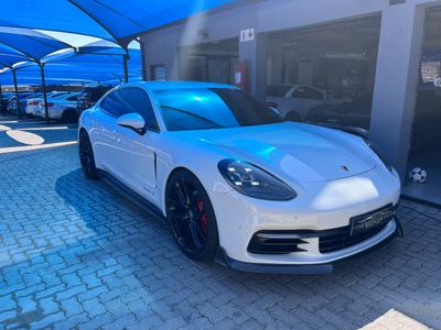 2017 Porsche Panamera 4 Auto