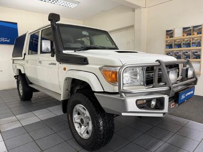 2015 Toyota Land Cruiser 79 4.5 D Double-Cab