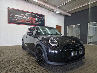 2025 MINI Hatch Cooper Auto