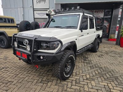 2014 Toyota Land Cruiser 79 4.0 Double-Cab