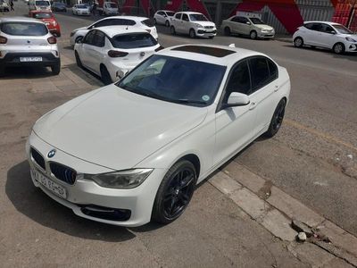 2014 BMW 3 Series 320i Luxury Auto