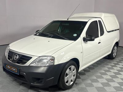 2022 Nissan NP200 1.6 A/C Safety Pack