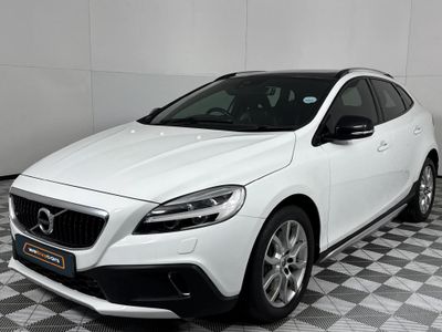 2019 Volvo V40 CC T4 Momentum Auto