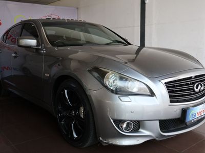 2013 Infiniti Q70 30d / 3.0D GT Premium