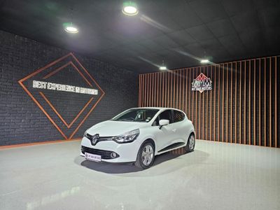 2017 Renault Clio IV 900T Expression 5-dr (66kW)