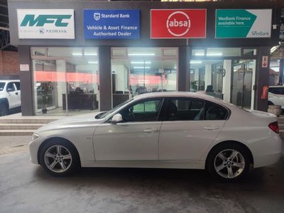 2012 BMW 3 Series 320i Luxury Auto