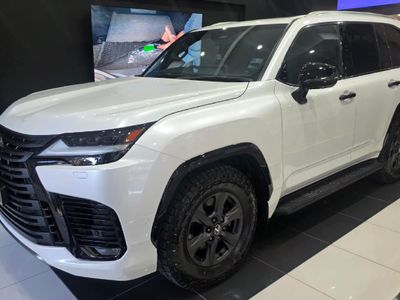 2026 Lexus LX 700h Overtrail