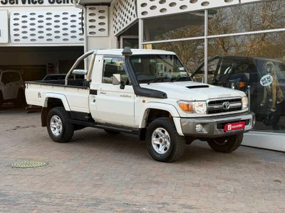 2016 Toyota Land Cruiser 79 4.5 D Single-Cab