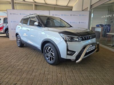 2025 Mahindra XUV 300 1.2T | W8