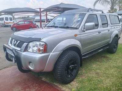 2005 Nissan Hardbody 2400i Double Cab