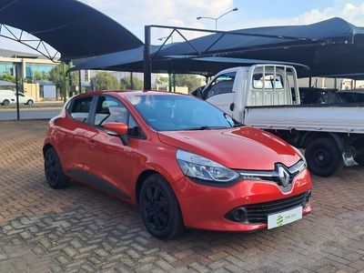 2016 Renault Clio IV 900T Blaze Limited Edition 5-dr (66kW)