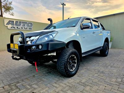 2015 Isuzu KB 300 D-Teq LX Standard 4x4 Double-Cab