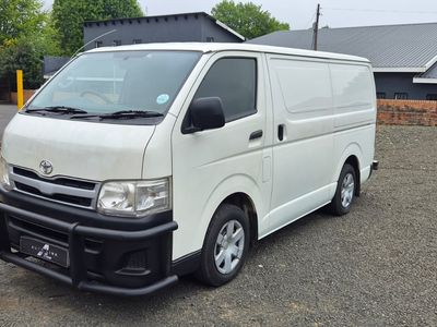 2013 Toyota Quantum 2.7 Panel Van