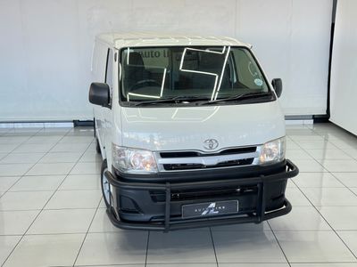 2013 Toyota Quantum 2.7 Panel Van