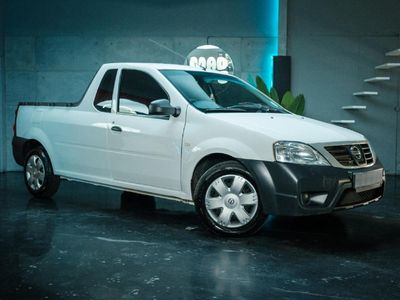 2023 Nissan NP200 1.6 A/C Safety Pack