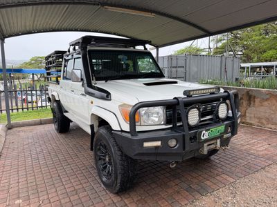 2013 Toyota Land Cruiser 79 4.5 D Double-Cab