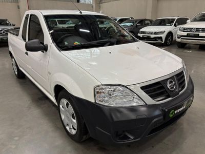 2022 Nissan NP200 1.6 A/C Safety Pack