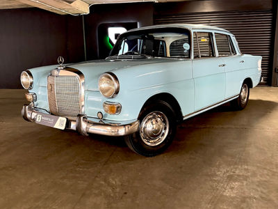 1967 Mercedes-Benz 200 Fintail