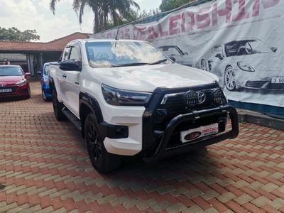 2018 Toyota Hilux 2.8 GD-6 Raised Body Raider Auto Extended Cab (Die