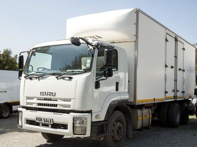 2013 Isuzu FVM ISUZU FVM1200 Closed Body