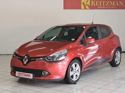 2015 Renault Clio IV 900T Expression 5-dr (66kW)