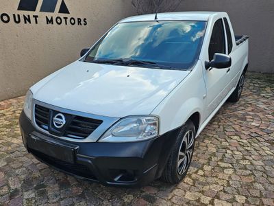 2017 Nissan NP200 1.6 A/C Safety Pack