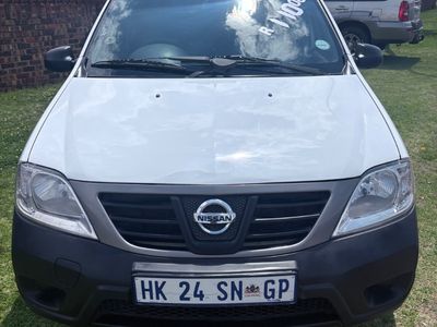 2018 Nissan NP200 1.6 A/C Safety Pack